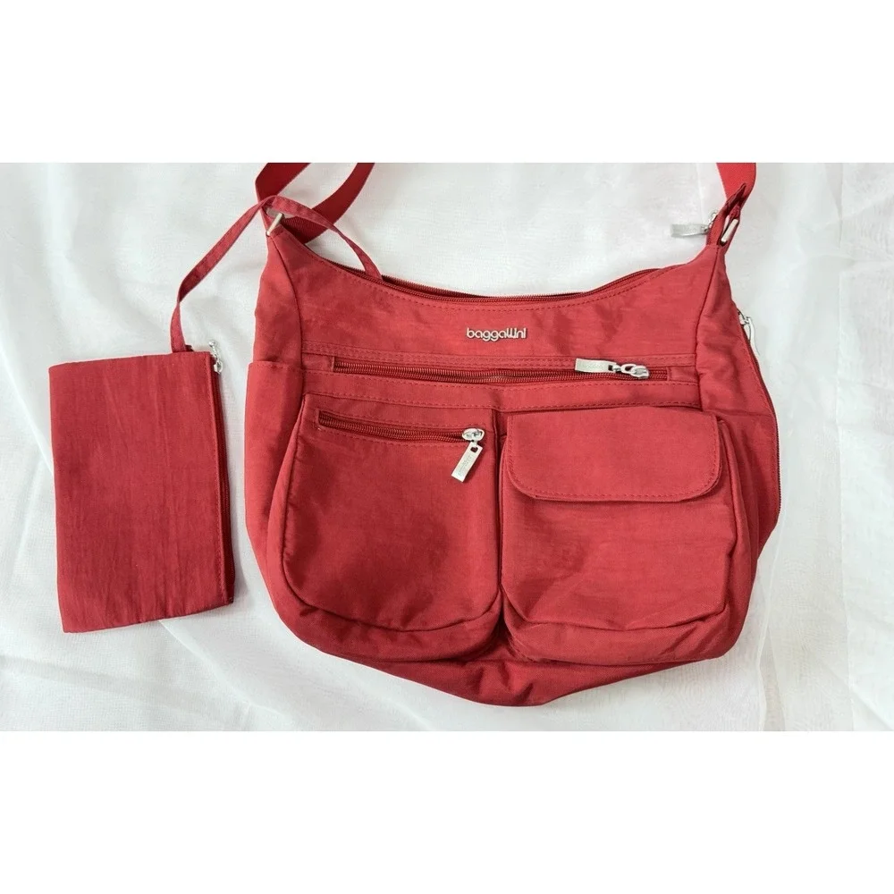 Baggallini Everywhere Bagg Black Nylon Crossbody Travel Bag with RFID Wristlet